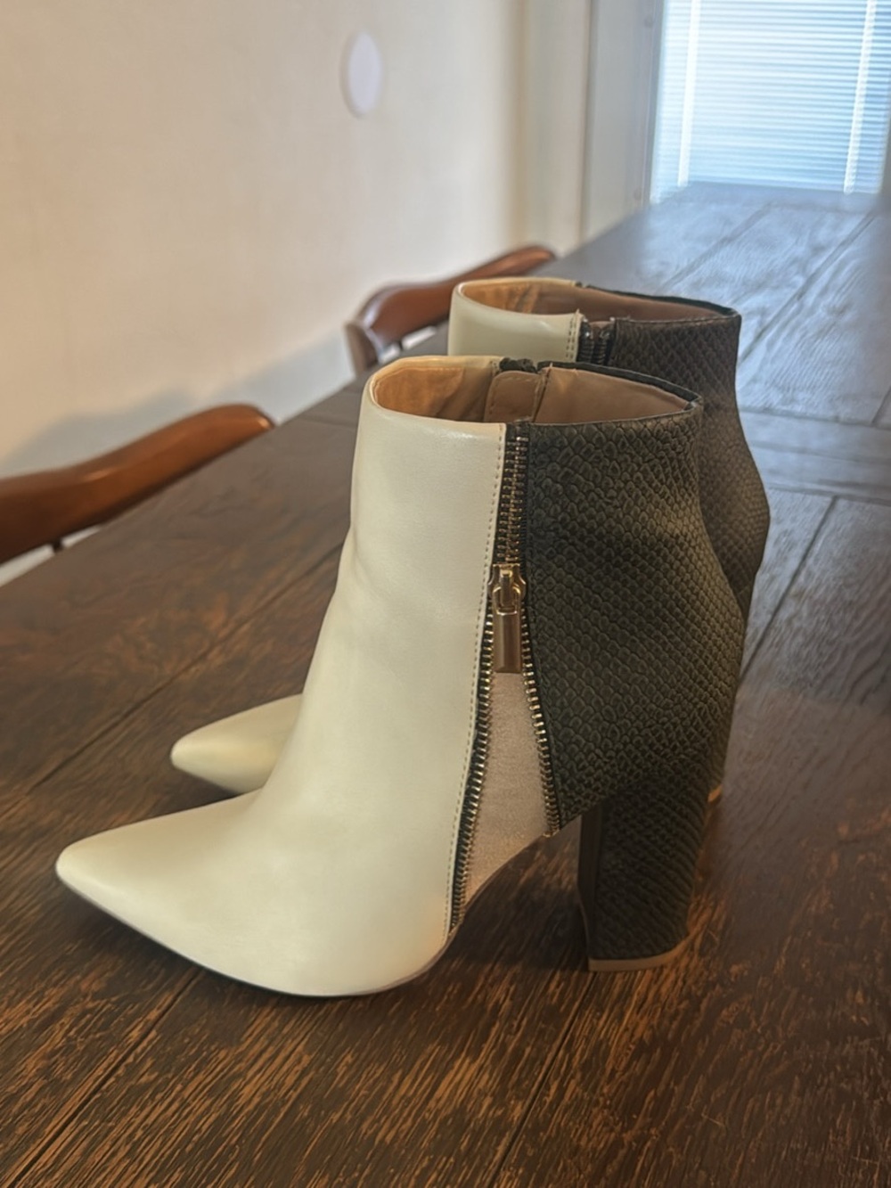 Women’s Two-Tone Pointed Toe Ankle Boots - Cream and green